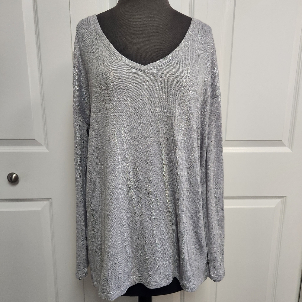 Rock & Republic Woman's XL Long Sleeve Hi Low Top